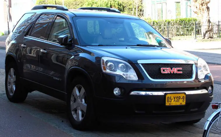 how much can a gmc acadia tow