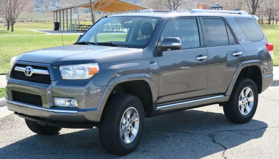 how much can a toyota 4runner tow