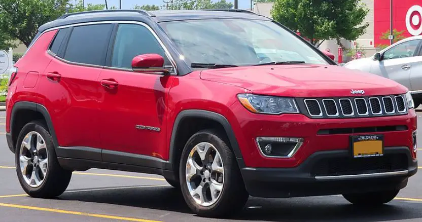 how much can a jeep compass tow