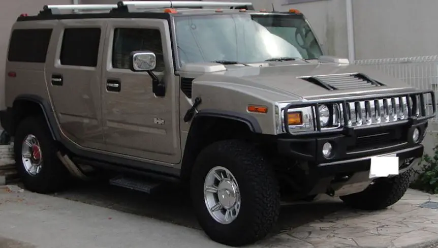 what is the towing capacity of a hummer h2