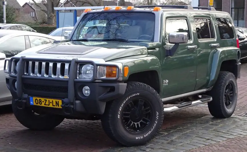 what is the towing capacity of a hummer h3