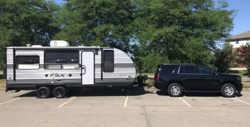 chevy tahoe towing a travel trailer