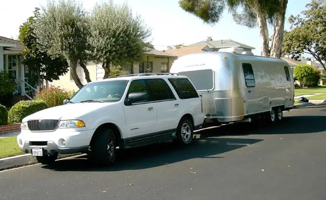 lincoln navigator towing an airstream trailer
