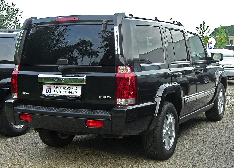 rear view of jeep commander