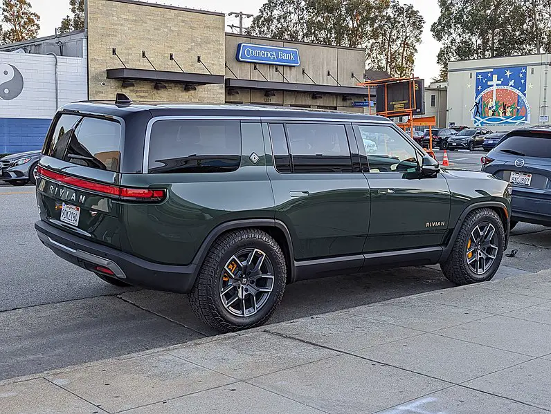 rear view of rivian r1s
