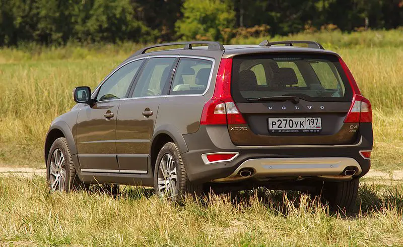 rear view of volvo xc70