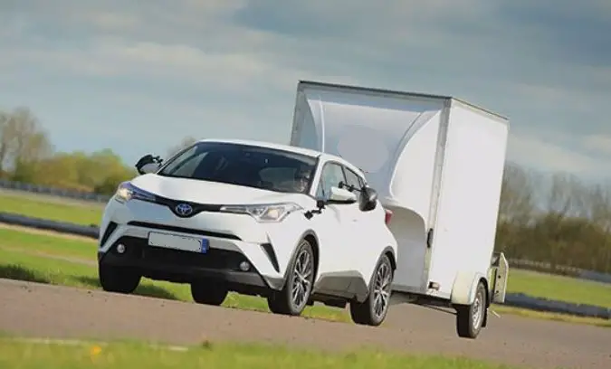 toyota chr towing a trailer