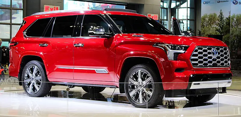 what is the towing capacity of a 2022 toyota sequoia
