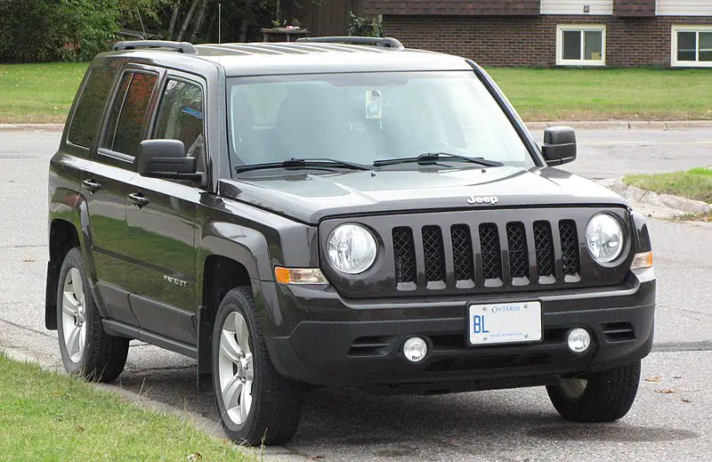 what is the towing capacity of a jeep patriot