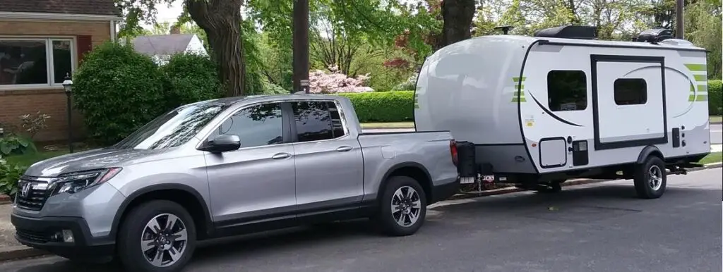 honda ridgeline towing a trailer