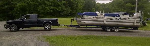 dodge dakota towing a boat trailer